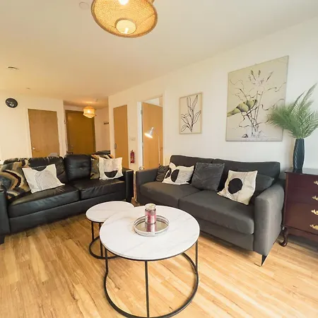 Manchester Waterside Retreat-3